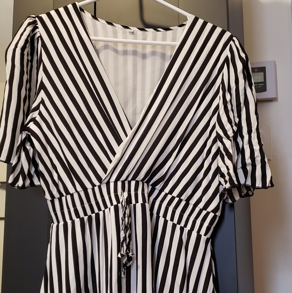 Elegant Dress - Picture 1 of 5